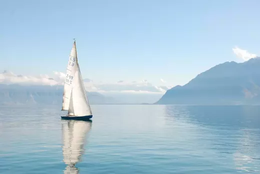 Working Remotely on a Sailboat: Digital Nomadism at Sea